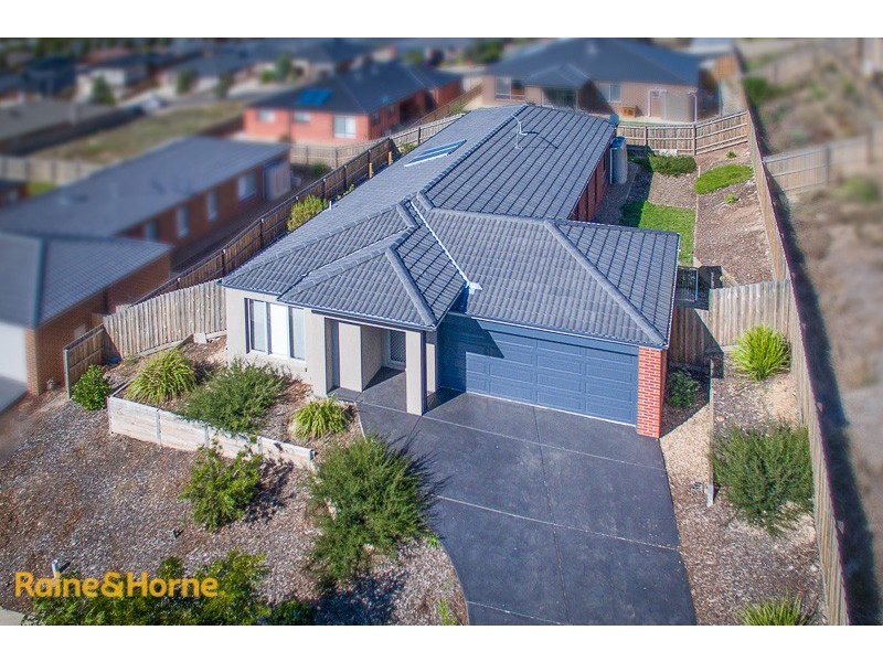 9 Broomfield Avenue, Sunbury VIC 3429