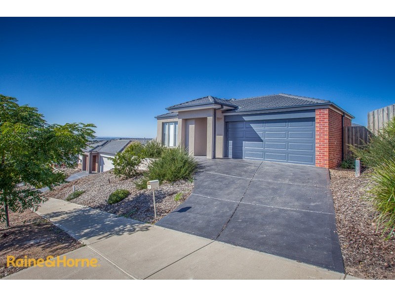 9 Broomfield Avenue, Sunbury VIC 3429