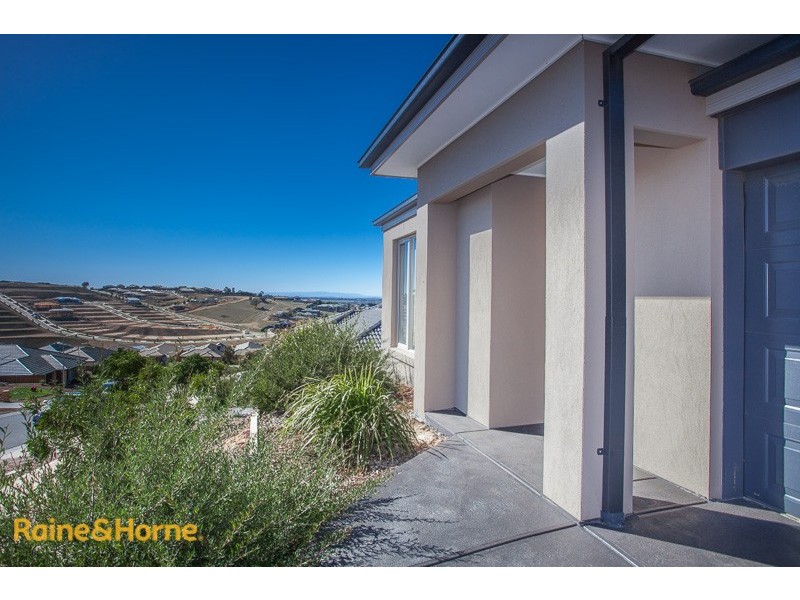 9 Broomfield Avenue, Sunbury VIC 3429