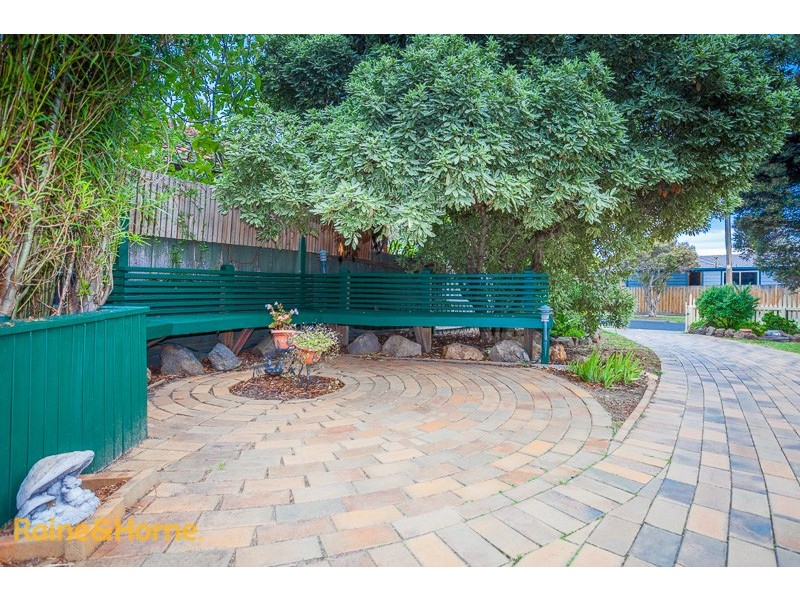 4 Austin Court, Sunbury VIC 3429