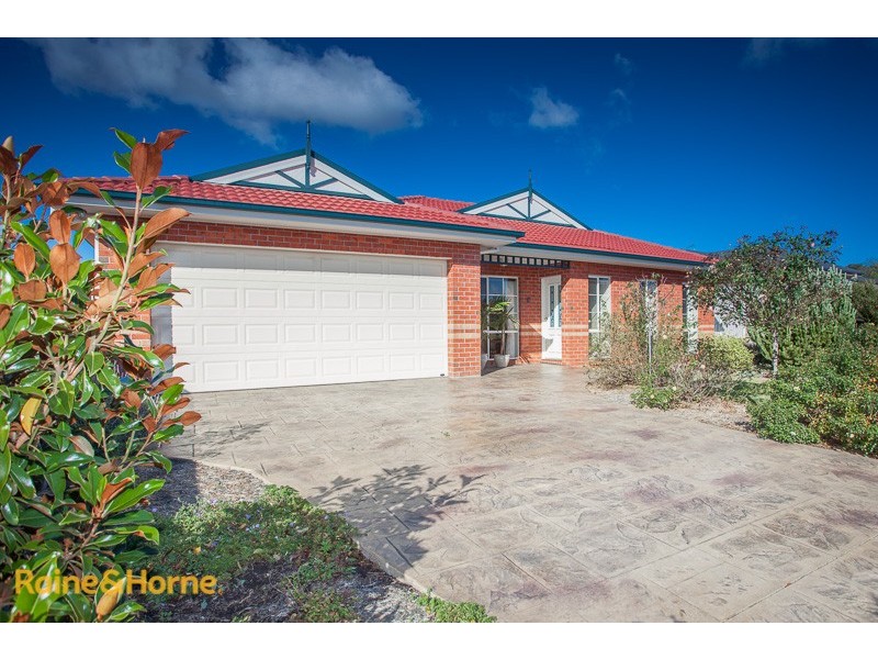 11 Plummer Street, New Gisborne VIC 3438