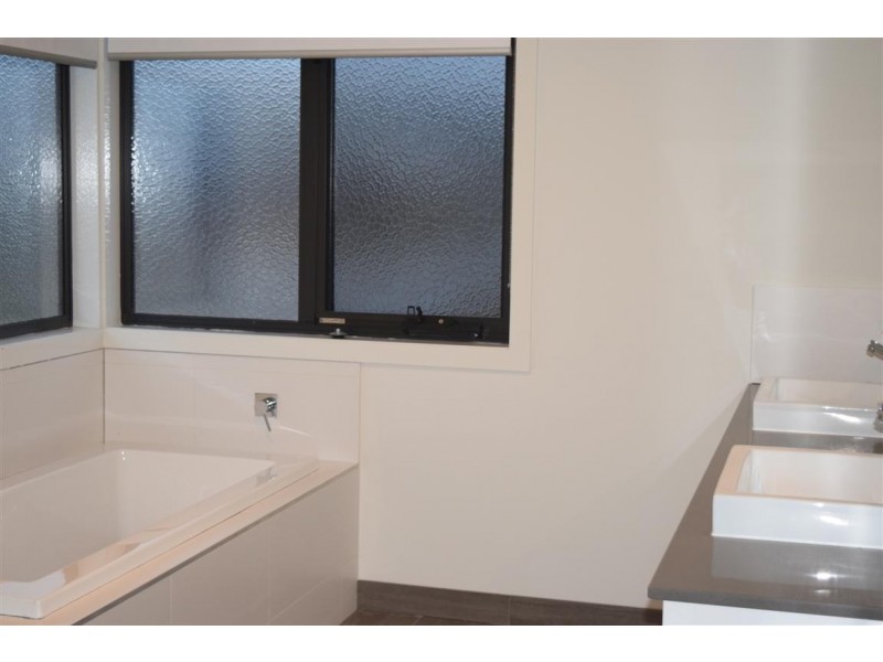 21 Jersey Drive, Sunbury VIC 3429
