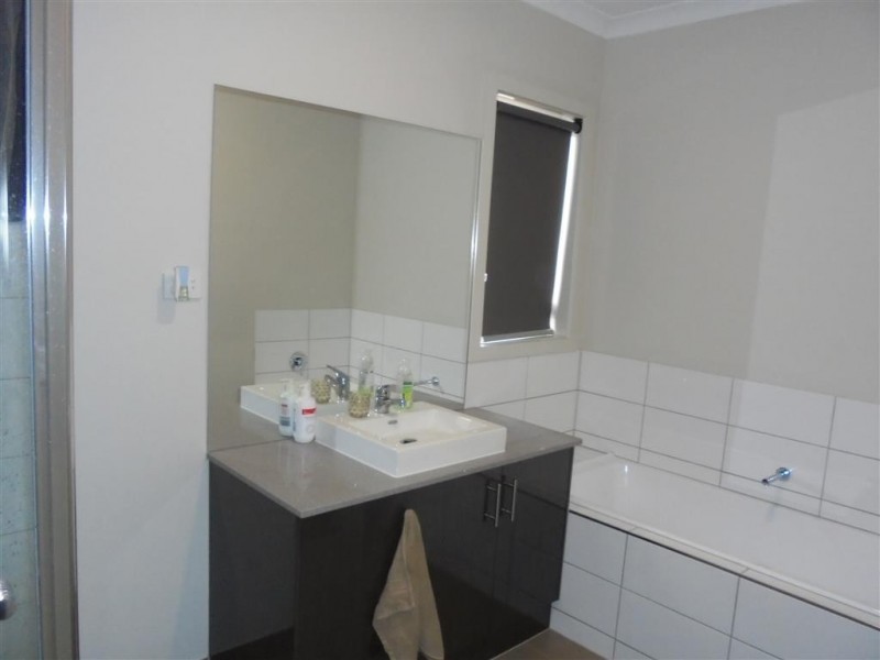 11 CLACY STREET, Diggers Rest VIC 3427