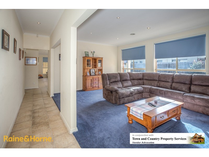 36 Border Boulevard, Sunbury VIC 3429