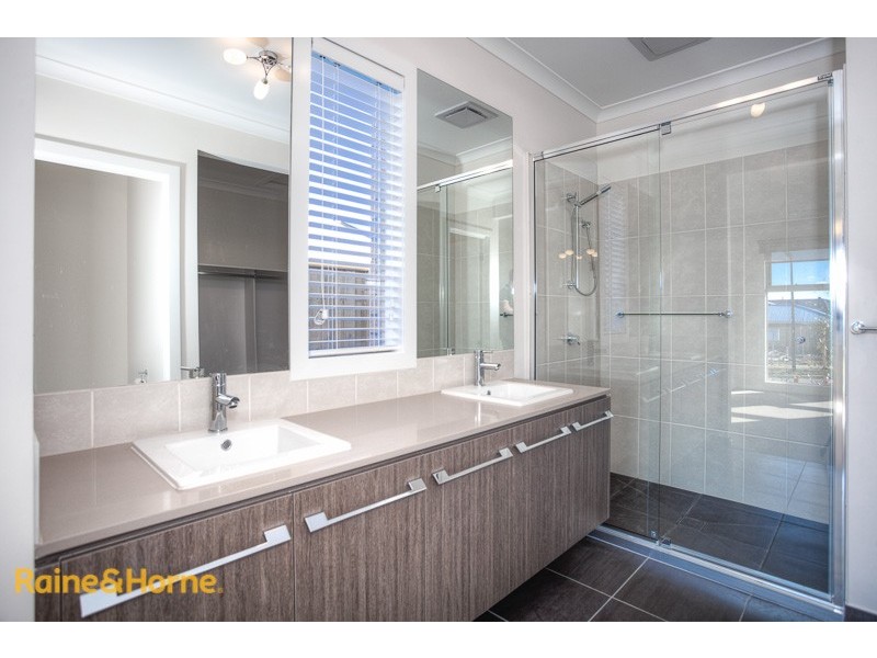 10 Jersey Drive, Sunbury VIC 3429