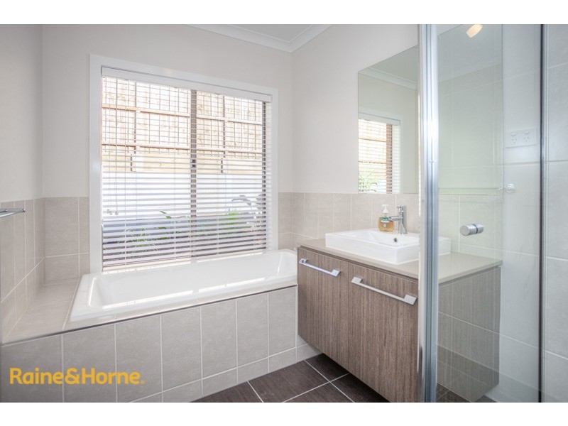 10 Jersey Drive, Sunbury VIC 3429