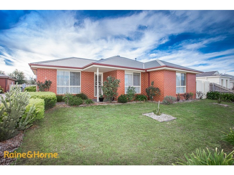 3/32-34 Charter Road East, Sunbury VIC 3429