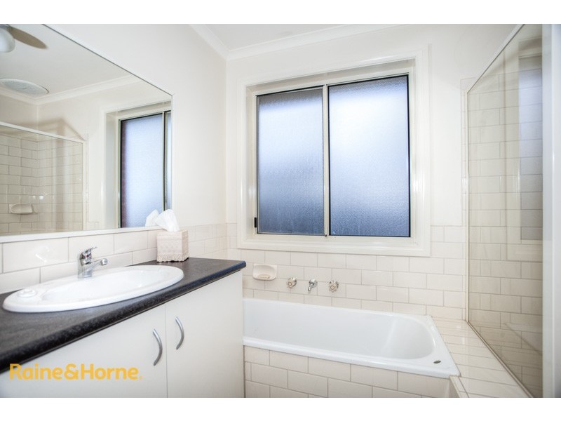 3/32-34 Charter Road East, Sunbury VIC 3429