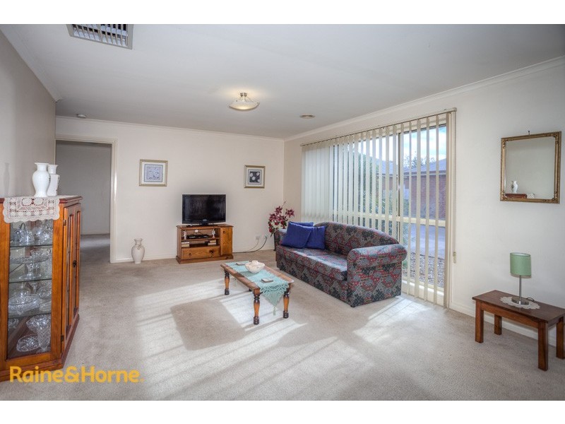 3/32-34 Charter Road East, Sunbury VIC 3429