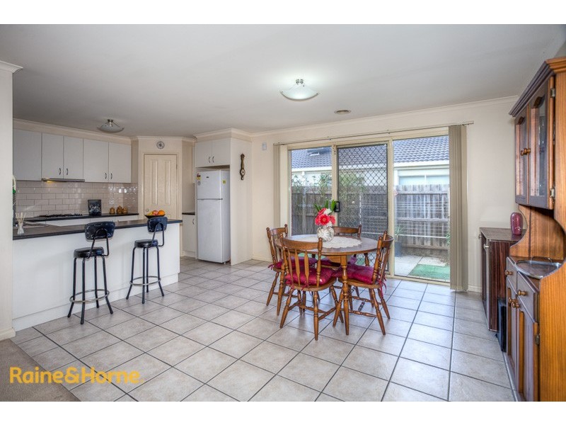 3/32-34 Charter Road East, Sunbury VIC 3429