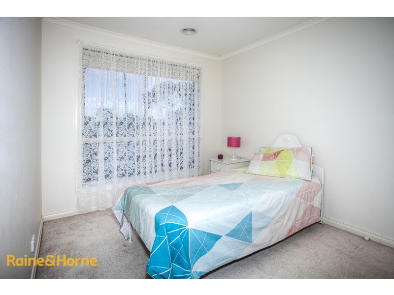 3/32-34 Charter Road East, Sunbury VIC 3429
