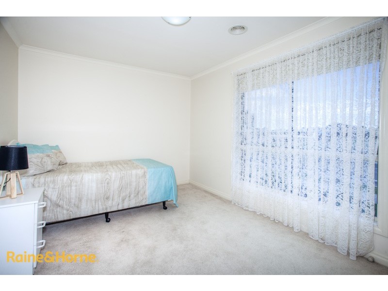 3/32-34 Charter Road East, Sunbury VIC 3429