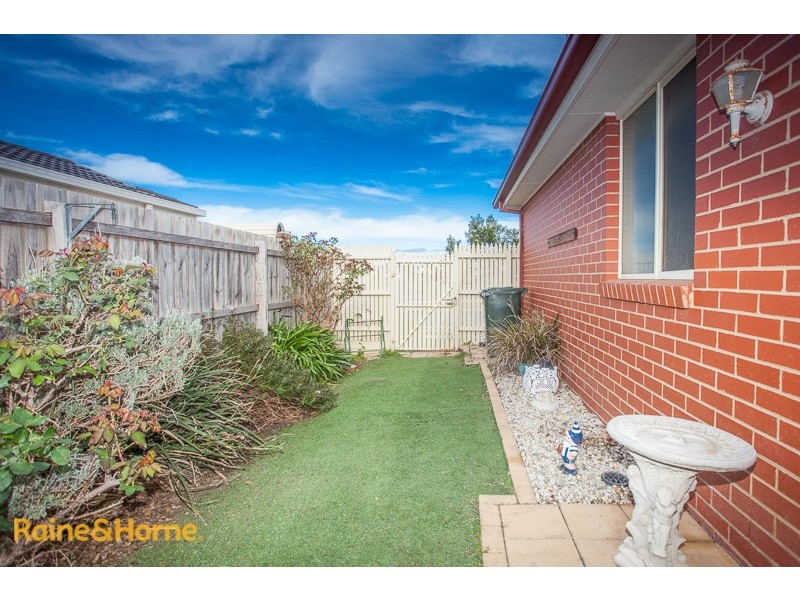 3/32-34 Charter Road East, Sunbury VIC 3429