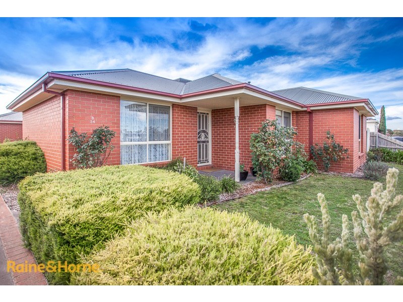 3/32-34 Charter Road East, Sunbury VIC 3429