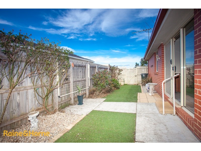3/32-34 Charter Road East, Sunbury VIC 3429