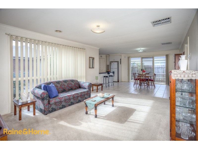 3/32-34 Charter Road East, Sunbury VIC 3429