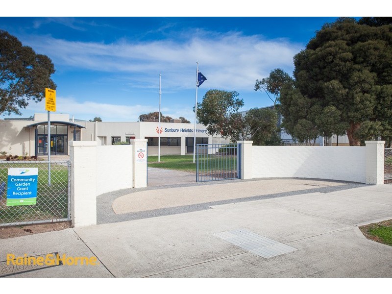 3/32-34 Charter Road East, Sunbury VIC 3429