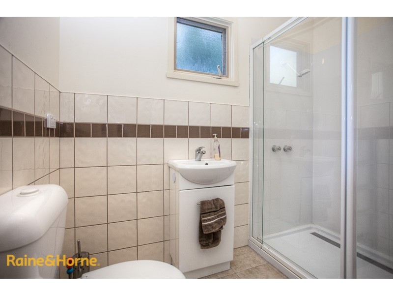 6 Gordon Crescent, Romsey VIC 3434