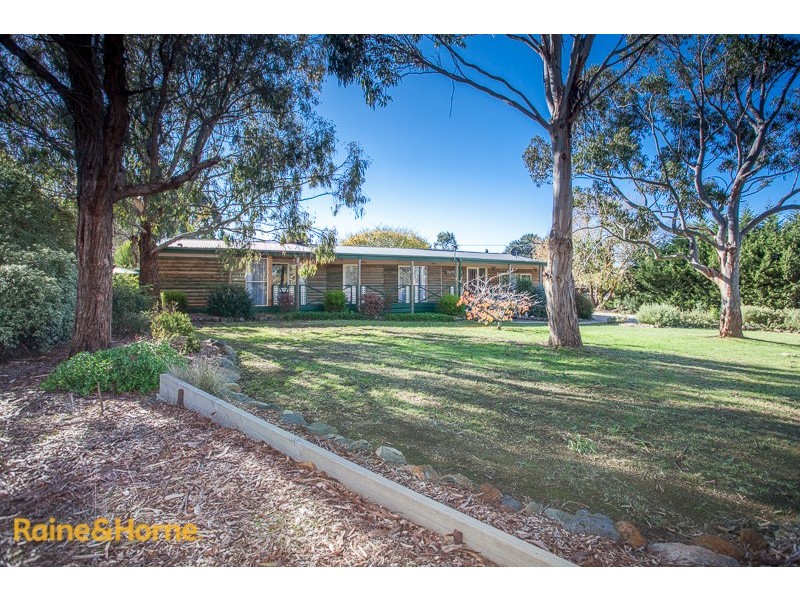 6 Gordon Crescent, Romsey VIC 3434