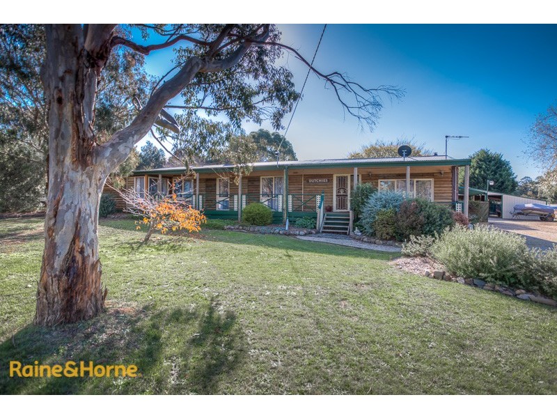 6 Gordon Crescent, Romsey VIC 3434