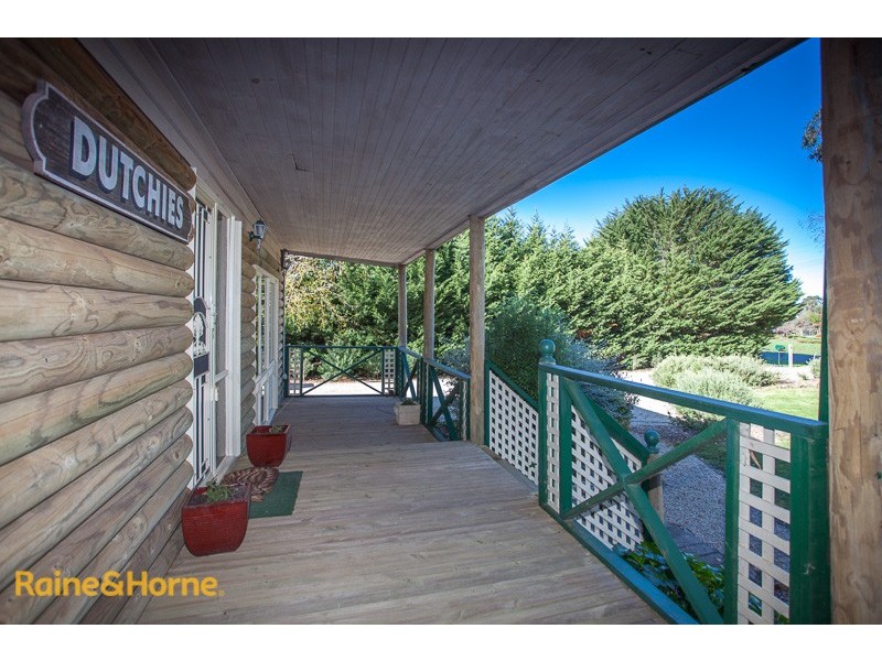 6 Gordon Crescent, Romsey VIC 3434