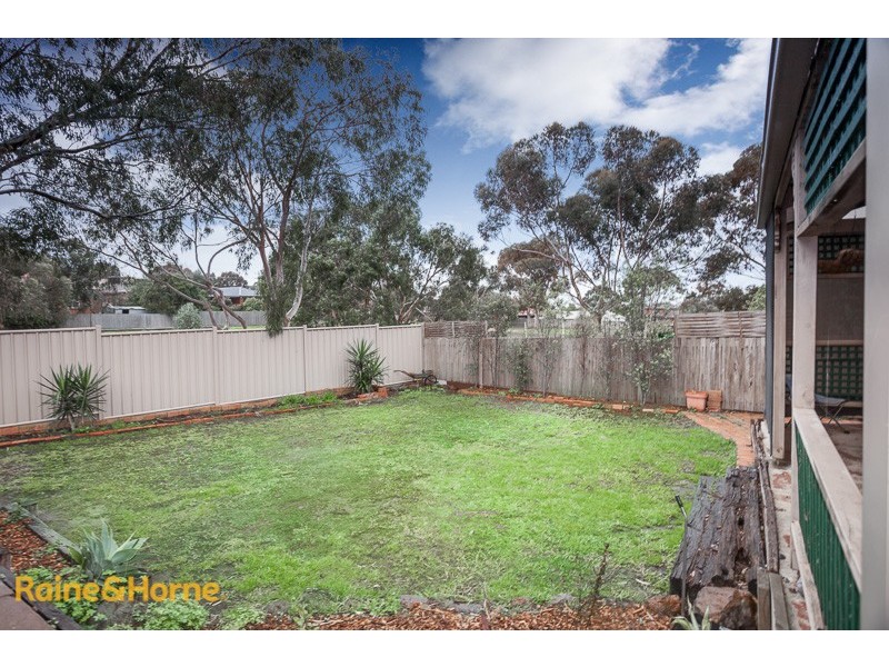 86 Melba Avenue, Sunbury VIC 3429