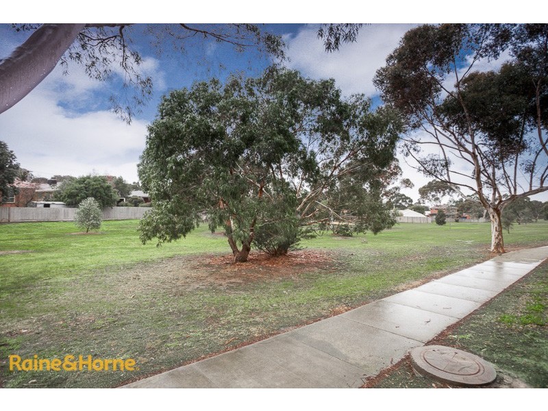 86 Melba Avenue, Sunbury VIC 3429