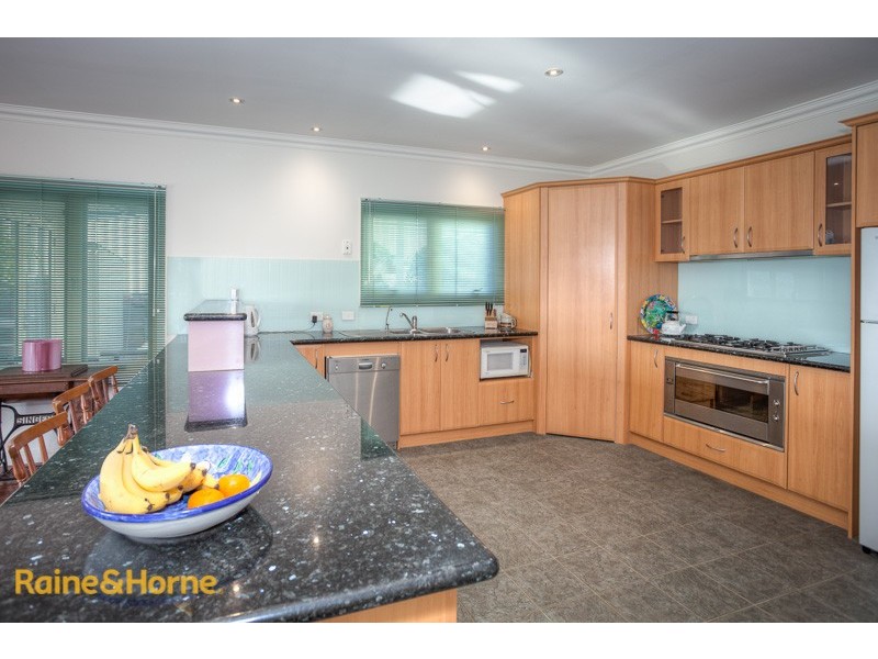 13 Outlook Way, Sunbury VIC 3429