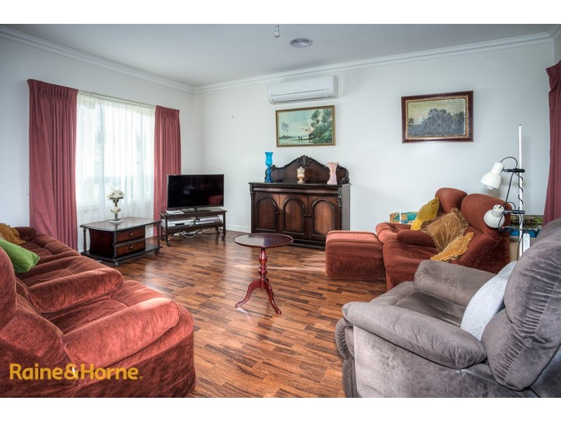 13 Outlook Way, Sunbury VIC 3429