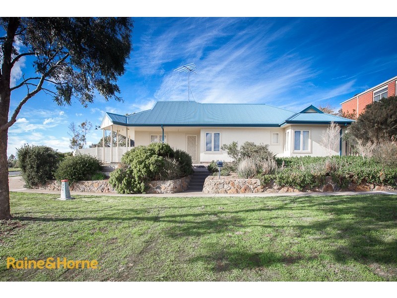 13 Outlook Way, Sunbury VIC 3429