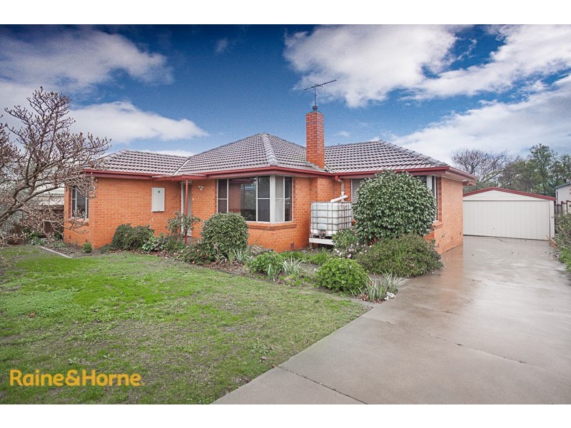 17 Terence Street, Sunbury VIC 3429