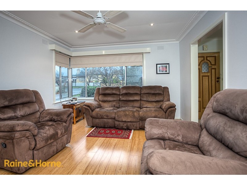 17 Terence Street, Sunbury VIC 3429