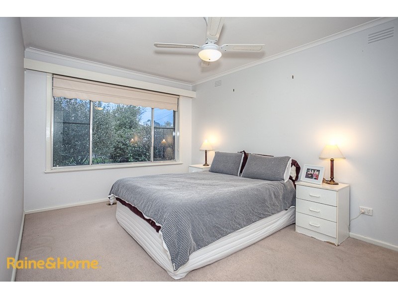 17 Terence Street, Sunbury VIC 3429