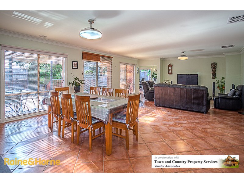 1 Claret Ash Drive, Sunbury VIC 3429