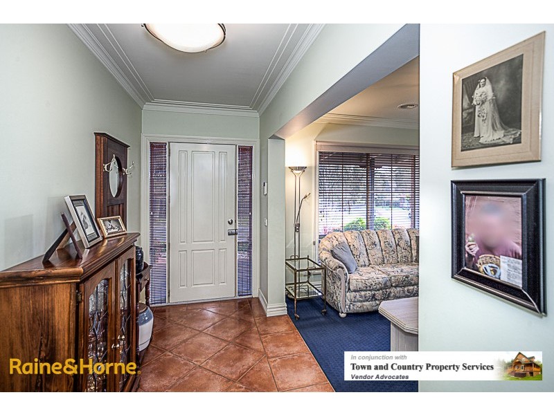 1 Claret Ash Drive, Sunbury VIC 3429