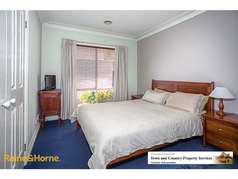 1 Claret Ash Drive, Sunbury VIC 3429