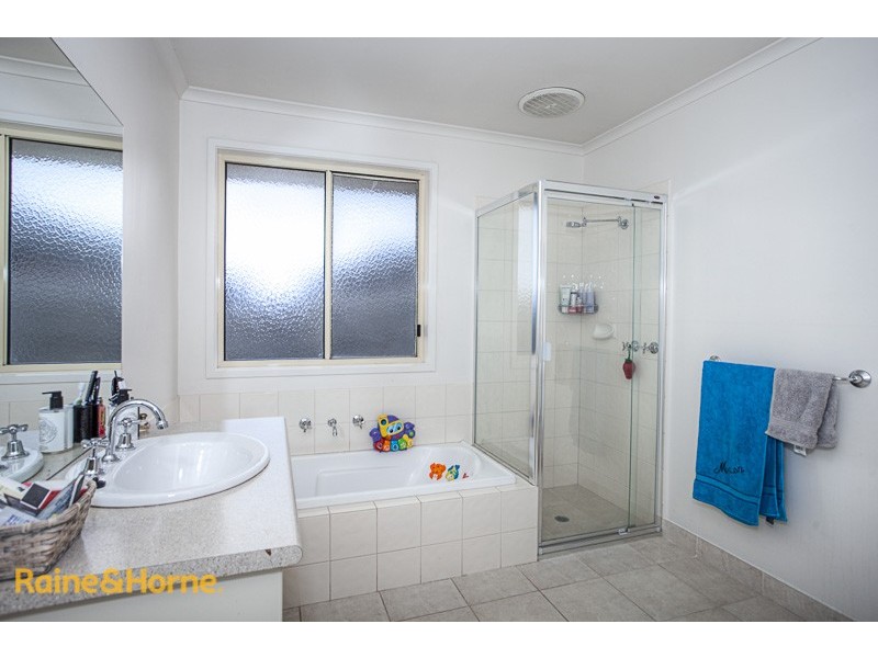 44 Backhaus Avenue, Sunbury VIC 3429