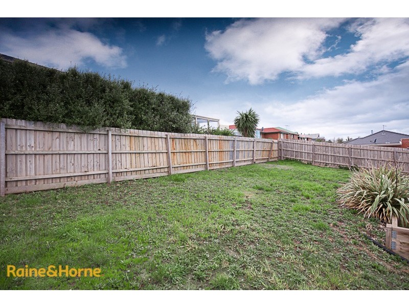 44 Backhaus Avenue, Sunbury VIC 3429