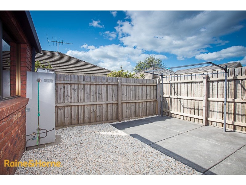 6/2 Cornish Street, Sunbury VIC 3429