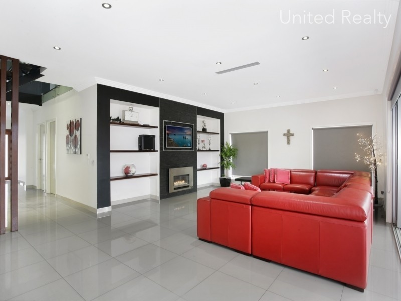 6 Kimberley Drive, Edmondson Park NSW 2174