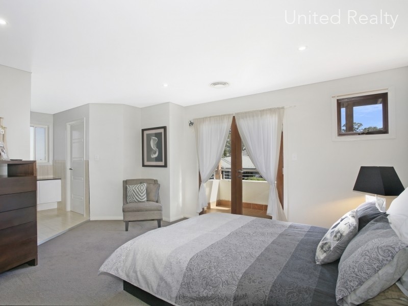 15 Broadbent Avenue, Middleton Grange NSW 2171