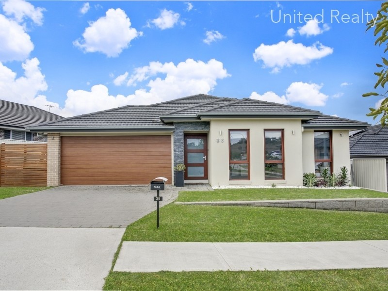 38 Moyengully Avenue, Mount Annan NSW 2567