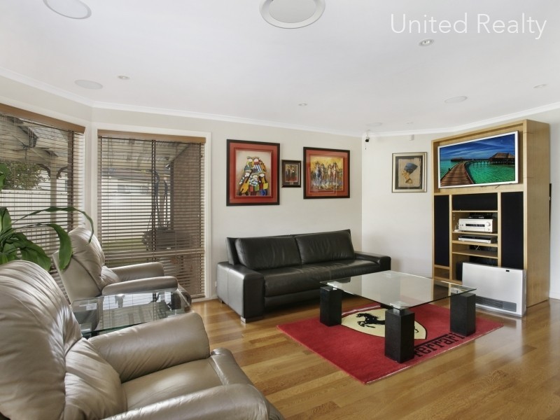 6 Moonah Close, West Hoxton NSW 2171