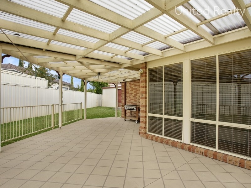 6 Moonah Close, West Hoxton NSW 2171