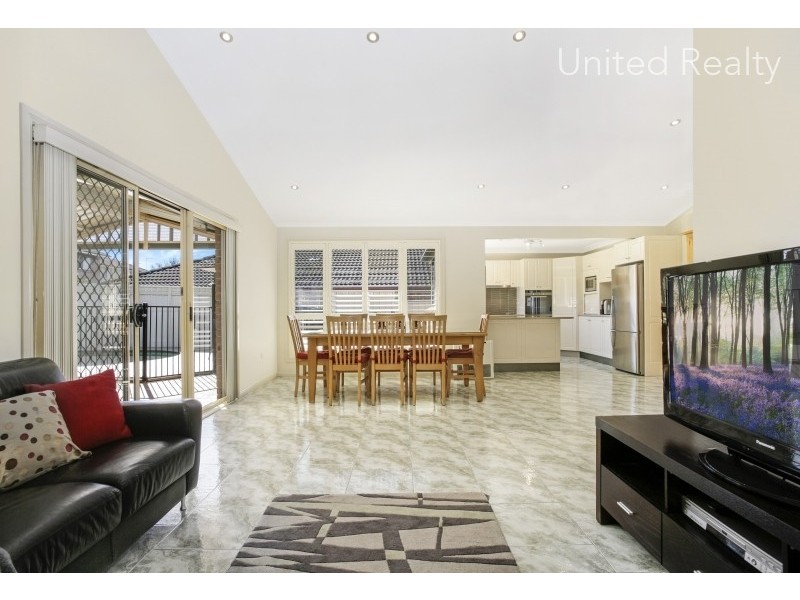 4 Fowkes Way, West Hoxton NSW 2171