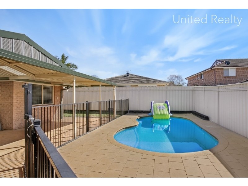 4 Fowkes Way, West Hoxton NSW 2171