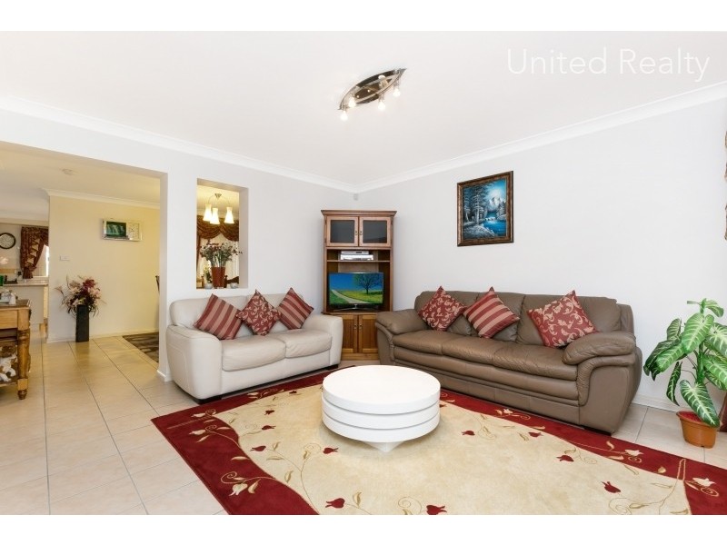 61 Harraden Drive, West Hoxton NSW 2171