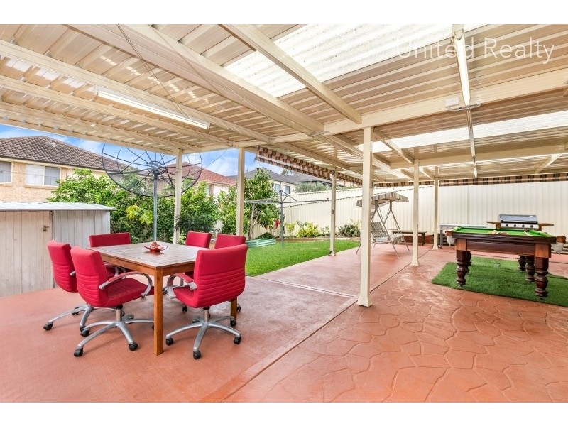 61 Harraden Drive, West Hoxton NSW 2171