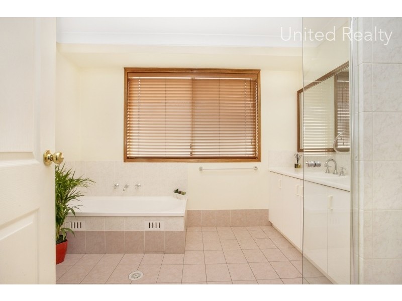 12 Hume Drive, West Hoxton NSW 2171