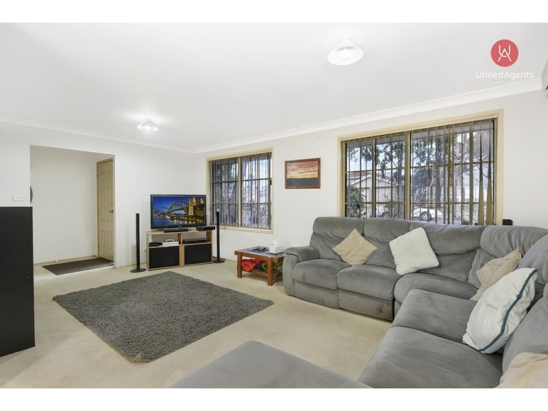 2 Carruthers Drive, Horningsea Park NSW 2171